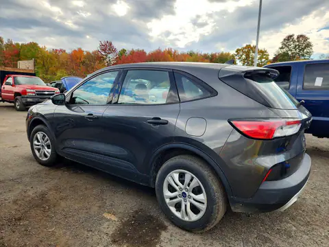 1FMCU9F65LUC17747 — 2020 Ford Escape, photo 2 from Copart 23.10.2026, Minor dents and scratches
