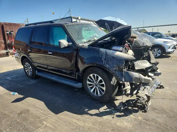 1FMJU1HT8HEA21699 — 2017 Ford Expedition, photo 4 from Copart, Front end