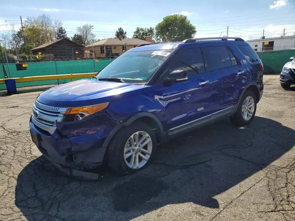 1FM5K8D89EGA04086 Ford Explorer 2014 — Front end damage, before-repair photo