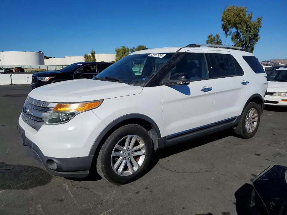 1FM5K7D83FGA14656 Ford Explorer 2015 — uszkodzenie Tył, zdjęcie przed naprawą