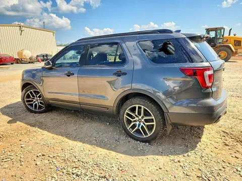 1FM5K8GT3GGA80390 — 2016 Ford Explorer, photo 2 from Copart 21.10.2026, Vandalism