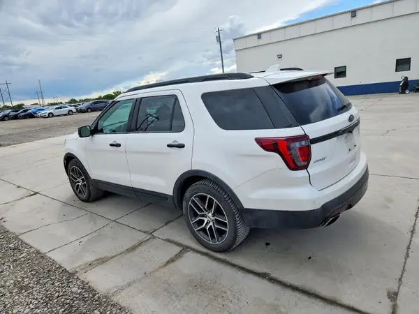 1FM5K8GT8GGD02325 — 2016 Ford Explorer, zdjęcie 2 z Copart, Przód