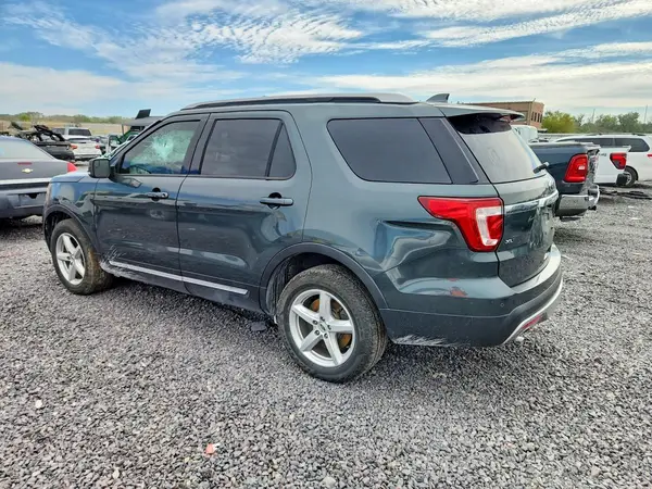 1FM5K8D80GGA30370 — 2016 Ford Explorer, photo 2 from Copart, Vandalism
