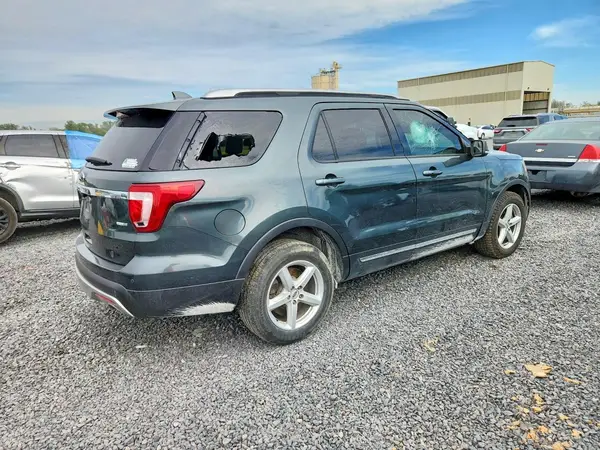 1FM5K8D80GGA30370 — 2016 Ford Explorer, photo 3 from Copart, Vandalism