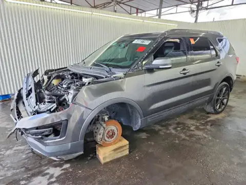 1FM5K7D88HGC75011 Ford Explorer 2017 — Front end damage, before-repair photo