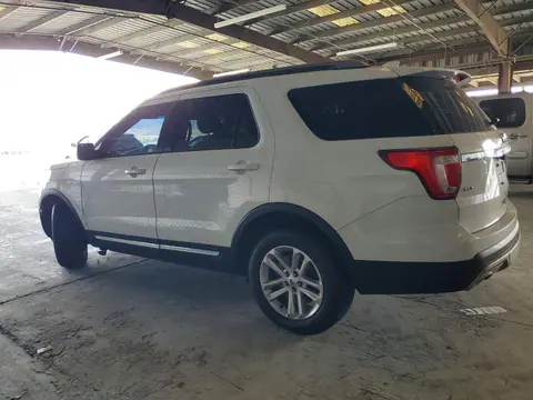 2017 Ford Explorer VIN 1FM5K7D81HGA61221 фото 2