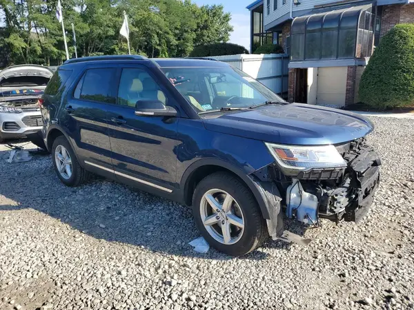1FM5K8D84HGD75144 — 2017 Ford Explorer, zdjęcie 4 z Copart 07.10.2026, Przód