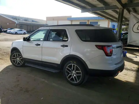 1FM5K8GTXHGD42309 — 2017 Ford Explorer, photo 2 from Copart 22.10.2026, Fire