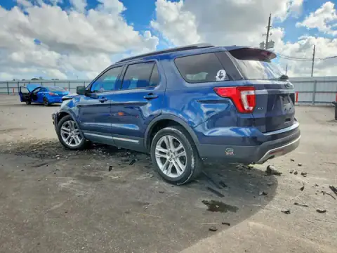 1FM5K7D85HGC29877 — 2017 Ford Explorer, photo 2 from Copart, Front end