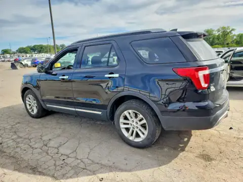 1FM5K7D8XHGC84244 — 2017 Ford Explorer, photo 2 from Copart, Side