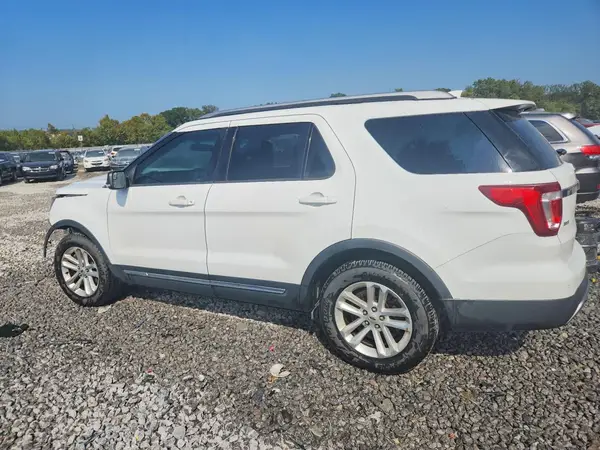 1FM5K7DH7HGA15764 — 2017 Ford Explorer, zdjęcie 2 z Copart 13.10.2026, Przód