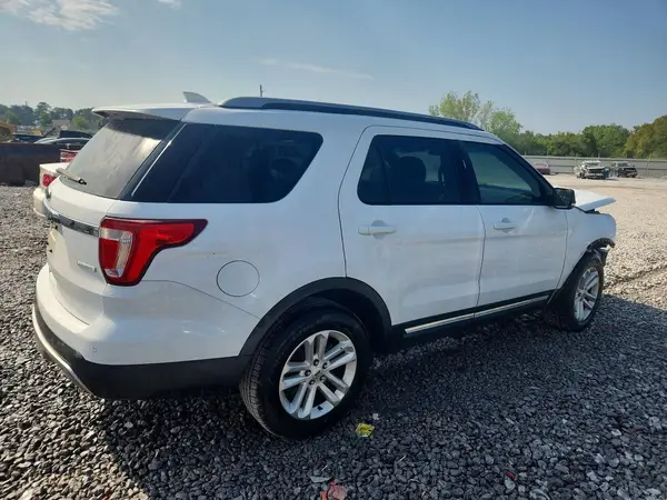 1FM5K7DH7HGA15764 — 2017 Ford Explorer, zdjęcie 3 z Copart 13.10.2026, Przód
