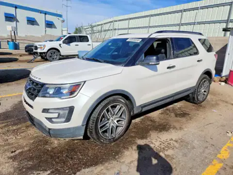 1FM5K8GT1HGE23778 Ford Explorer 2017 — Front end damage, before-repair photo