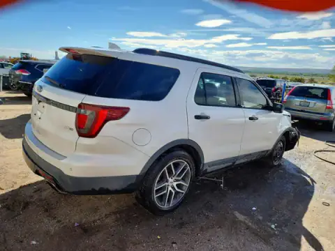 1FM5K8GT1HGE23778 — 2017 Ford Explorer, photo 3 from Copart, Front end