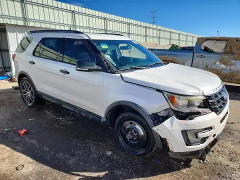 1FM5K8GT1HGE23778 — 2017 Ford Explorer, photo 4 from Copart, Front end