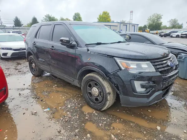 1FM5K8AR7HGD60392 — 2017 Ford Explorer, zdjęcie 4 z Copart 05.10.2026, Przód