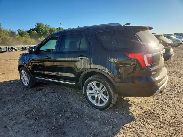 1FM5K8D88HGA21322 — 2017 Ford Explorer, photo 2 from Copart 14.10.2026, Front end