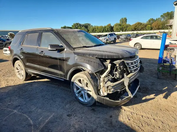1FM5K8D88HGA21322 — 2017 Ford Explorer, photo 4 from Copart 14.10.2026, Front end