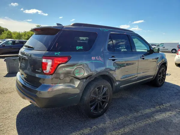 1FM5K8D82HGC30006 — 2017 Ford Explorer, photo 3 from Copart 02.10.2026, Rear end