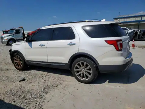 1FM5K7F83HGA95321 — 2017 Ford Explorer, zdjęcie 2 z Copart, Przód