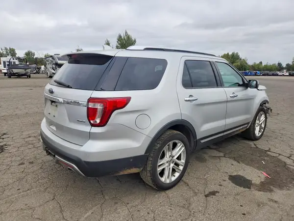 1FM5K8F82HGA70786 — 2017 Ford Explorer, zdjęcie 3 z Copart, Przód