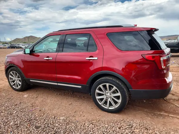 1FM5K7F84HGE42252 — 2017 Ford Explorer, photo 2 from Copart 20.10.2026, Front end