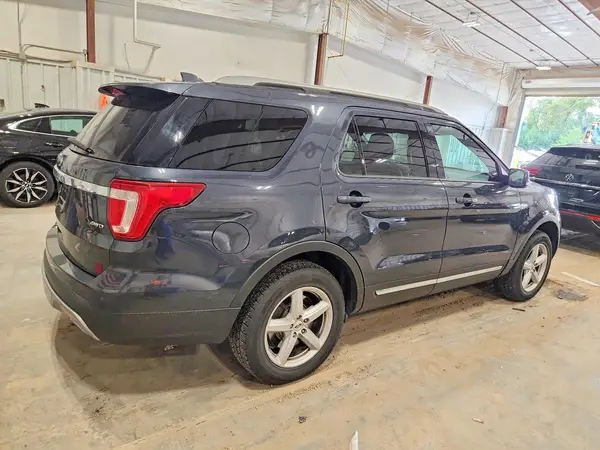 1FM5K8D89HGD81246 — 2017 Ford Explorer, photo 3 from Copart 30.09.2026, Side