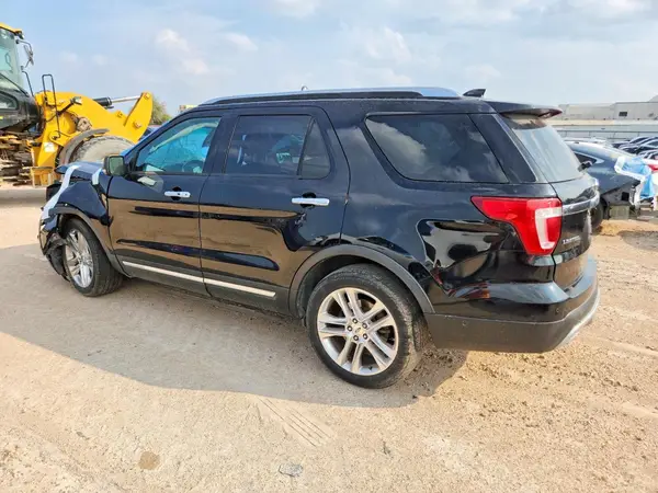 1FM5K7F86HGA93062 — 2017 Ford Explorer, zdjęcie 2 z Copart, Przód