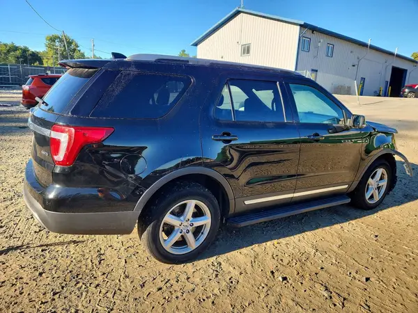1FM5K8D82HGC81814 — 2017 Ford Explorer, zdjęcie 3 z Copart, Przód