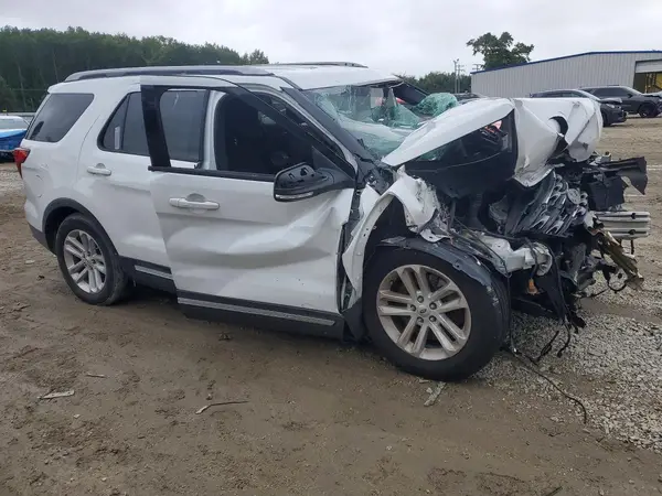 1FM5K7DH2HGC52226 — 2017 Ford Explorer, фото 4 с аукциона Copart, Передняя часть