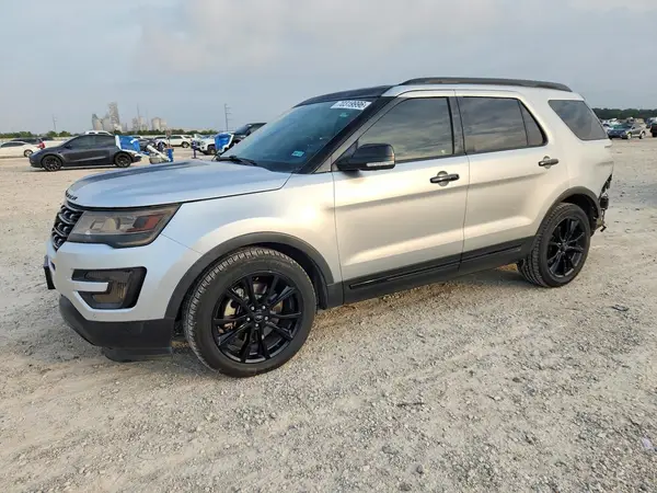 1FM5K7D88HGE37042 Ford Explorer 2017 — Rear end damage, before-repair photo