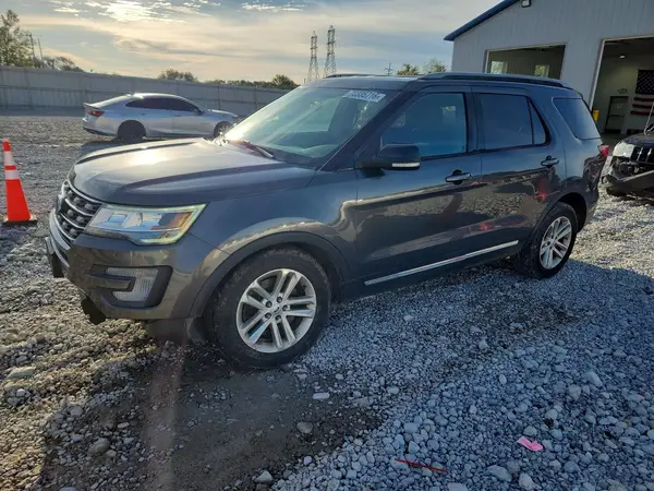 1FM5K7D87HGD82339 Ford Explorer 2017 — Front end damage, before-repair photo