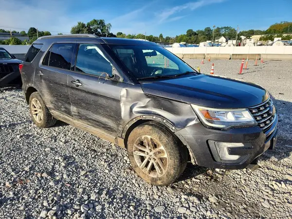 1FM5K7D87HGD82339 — 2017 Ford Explorer, photo 4 from Copart, Front end