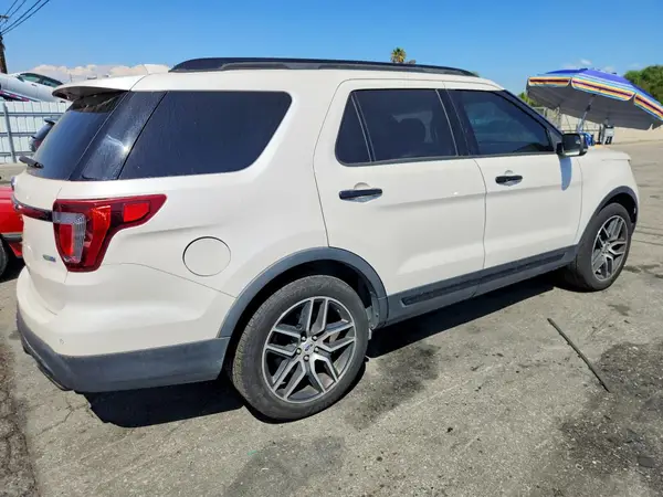 1FM5K8GT6HGD90101 — 2017 Ford Explorer, photo 3 from Copart, Minor dents and scratches