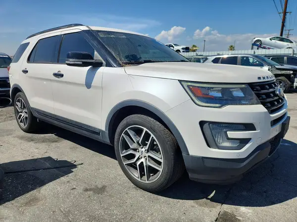 1FM5K8GT6HGD90101 — 2017 Ford Explorer, photo 4 from Copart, Minor dents and scratches