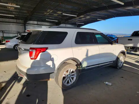 1FM5K7D86HGA12497 — 2017 Ford Explorer, photo 3 from Copart, Vandalism