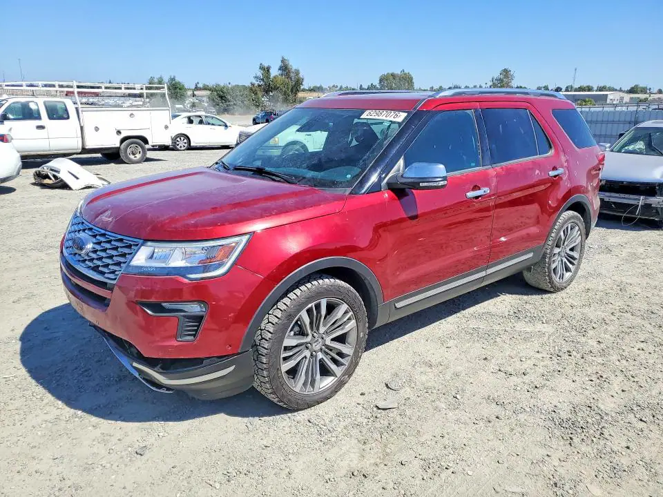 1FM5K8HT4JGA04330 Ford Explorer 2018 — повреждение Передняя часть, фото до ремонта