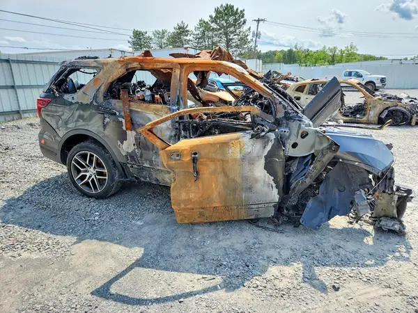 1FM5K8GT4JGC61294 — 2018 Ford Explorer, photo 4 from Copart 28.09.2026, Fire
