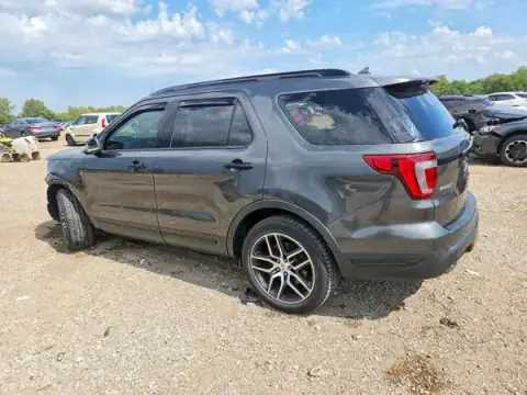 1FM5K8GT0JGA52859 — 2018 Ford Explorer, zdjęcie 2 z Copart, Przód