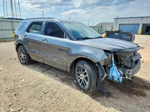 1FM5K8GT0JGA52859 — 2018 Ford Explorer, zdjęcie 4 z Copart, Przód