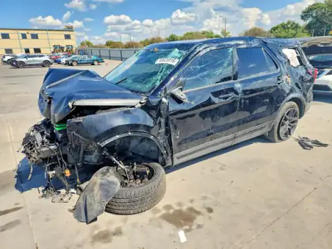 1FM5K8GTXJGA76327 — 2018 Ford Explorer, Przód (Front End), zdjęć przed naprawą