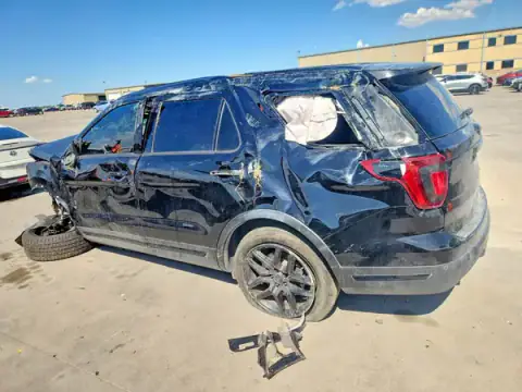 1FM5K8GTXJGA76327 — 2018 Ford Explorer, photo 2 from Copart, Front end