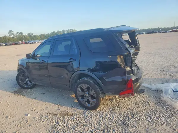 1FM5K8GT6JGC57876 — 2018 Ford Explorer, zdjęcie 2 z Copart, Tył