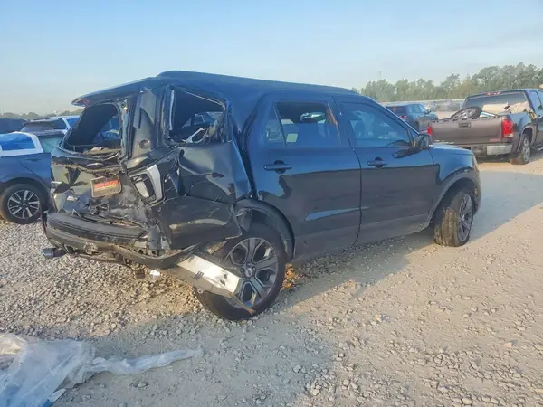 1FM5K8GT6JGC57876 — 2018 Ford Explorer, zdjęcie 3 z Copart, Tył