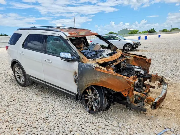 1FM5K7DH7KGA03377 — 2019 Ford Explorer, фото 4 с аукциона Copart 08.10.2026, Пожар двигателя