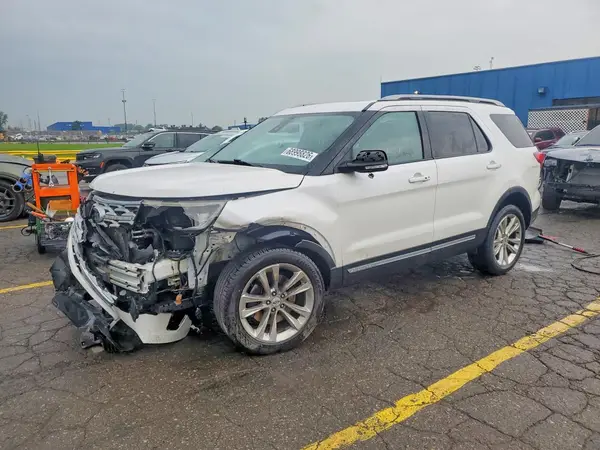1FM5K8D80KGA39515 — 2019 Ford Explorer, Parte delantera (Front End), fotos antes de reparar