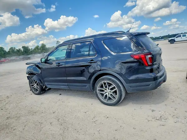 1FM5K8GT2KGA67459 — 2019 Ford Explorer, photo 2 from Copart, Front end