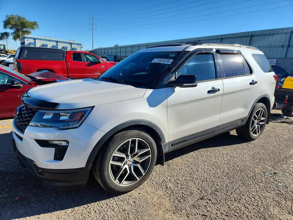 1FM5K8GT2KGA51858 Ford Explorer 2019 — Front end damage, before-repair photo