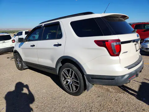1FM5K8GT2KGA51858 — 2019 Ford Explorer, photo 2 from Copart 15.10.2026, Front end