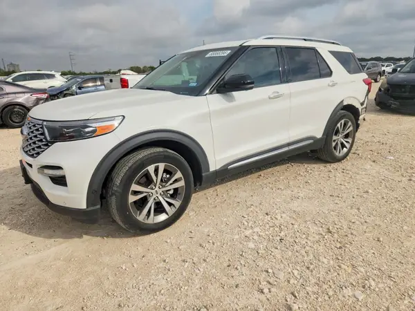 1FM5K8HC3LGA38567 Ford Explorer 2020 — Rear end damage, before-repair photo